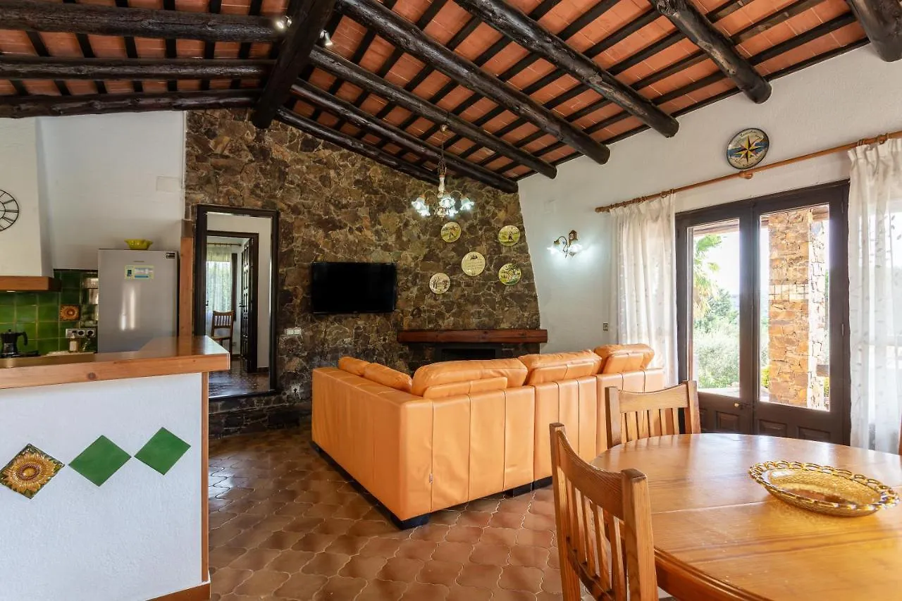 Villa With Great Mountain Views Calonge